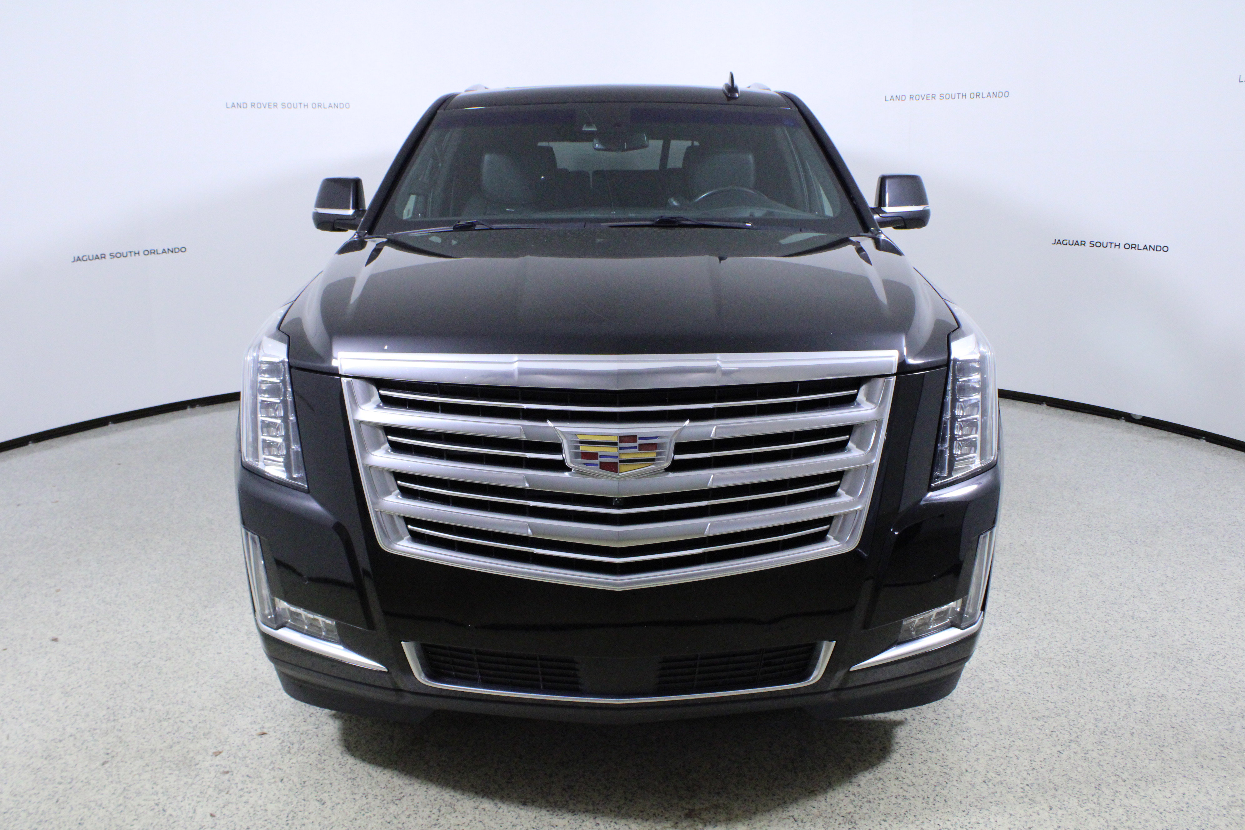 Used 2017 Cadillac Escalade Platinum image 2