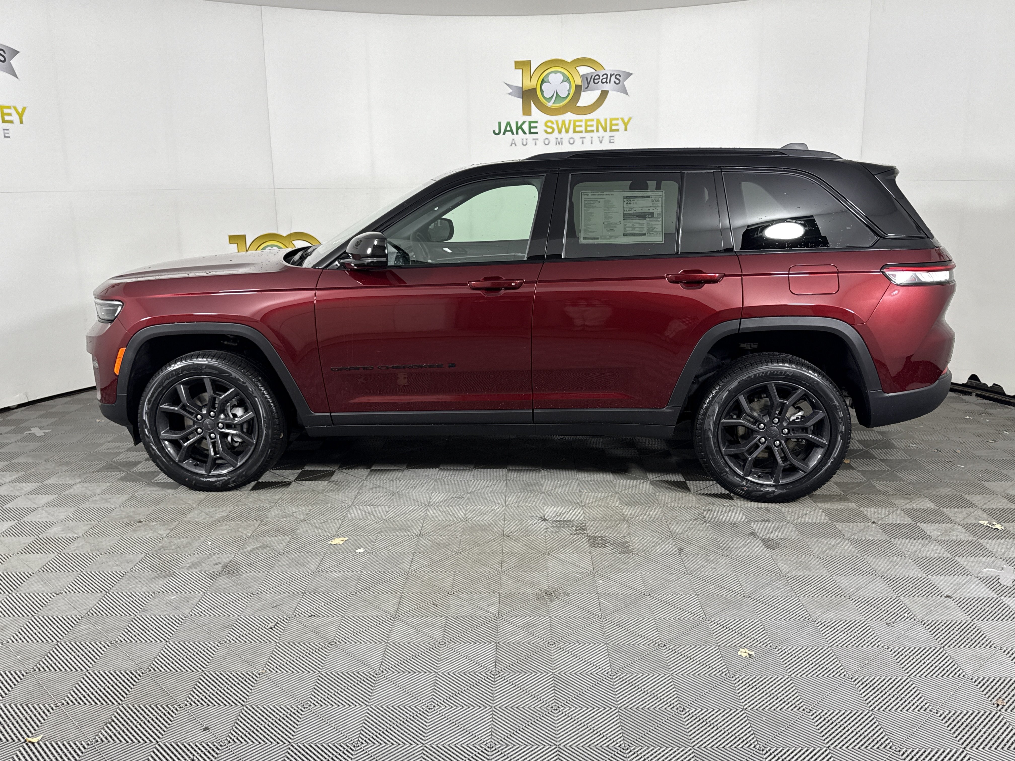 New 2025 Jeep Grand Cherokee Limited AWD/4WD image 5