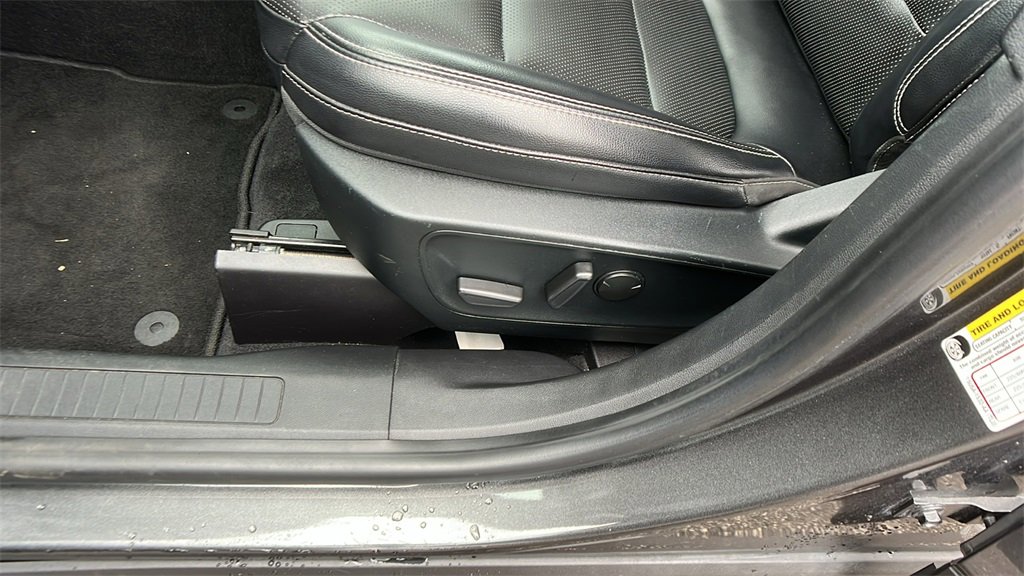 Used 2020 Ford Escape SEL image 14