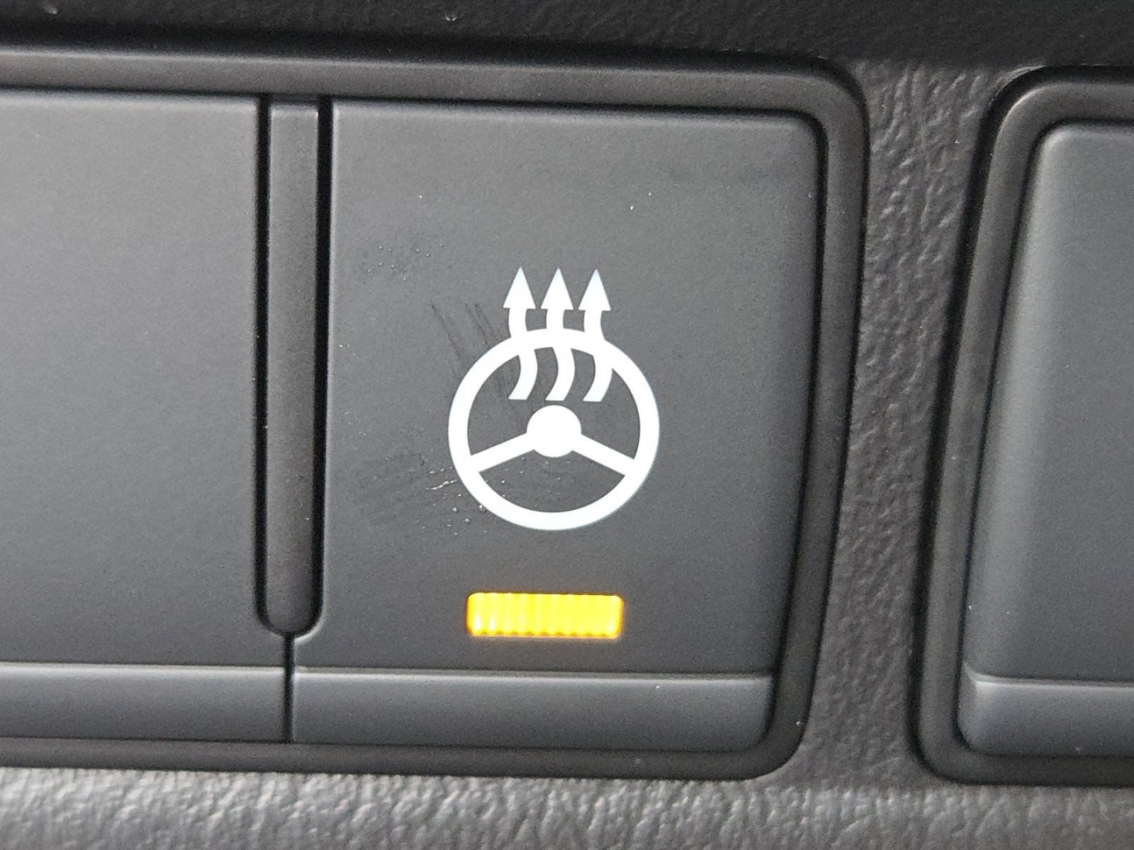 Used 2023 Nissan Armada Platinum image 30