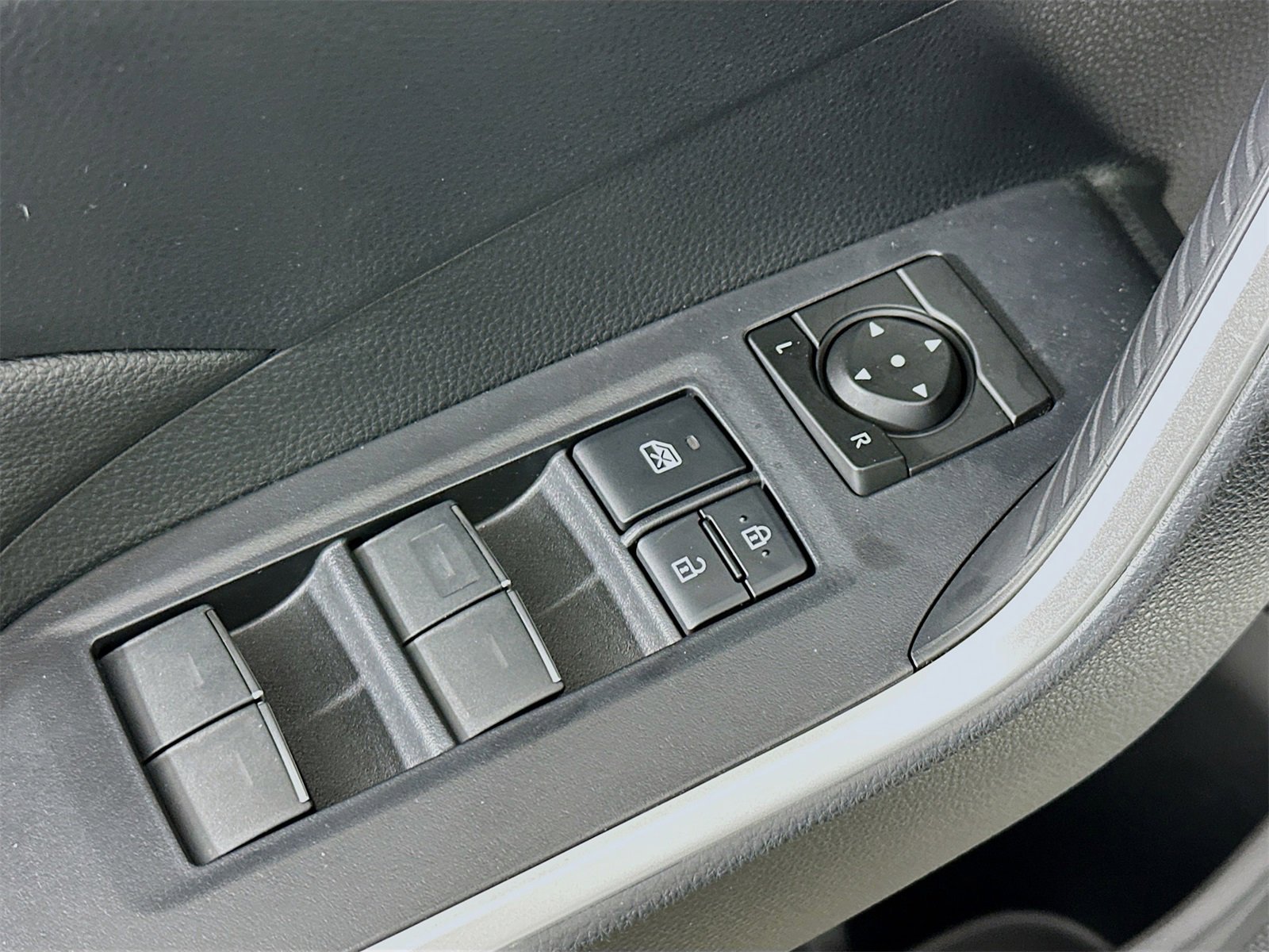 Certified 2024 Toyota RAV4 SE image 18