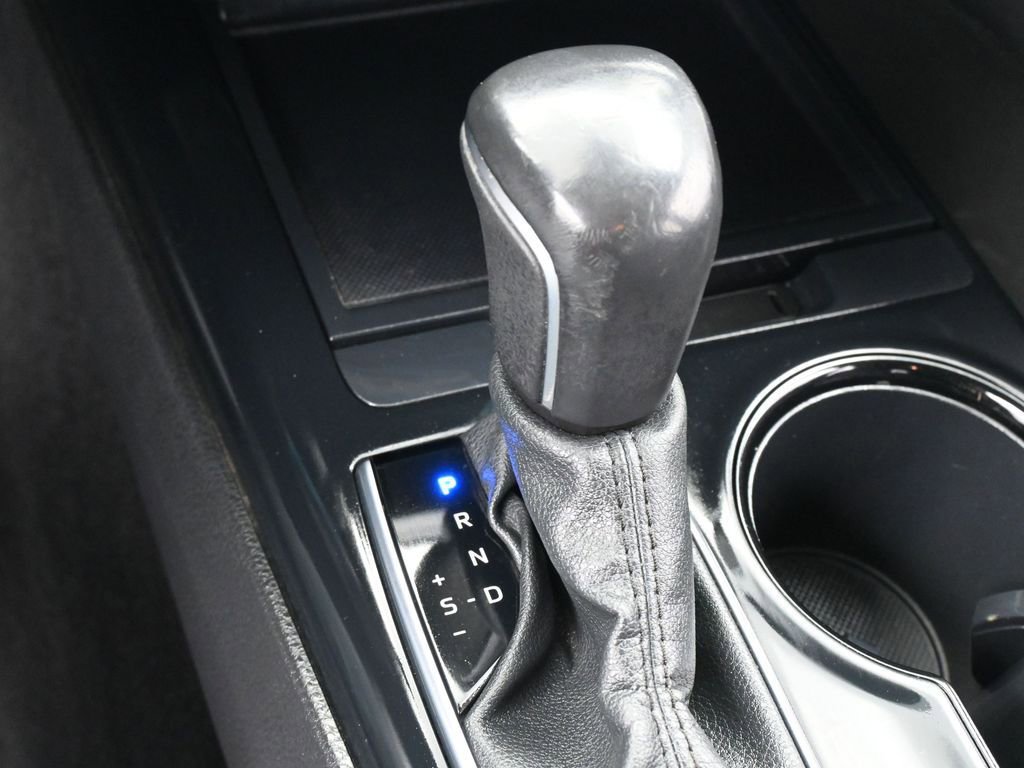 Used 2020 Toyota Camry SE image 20