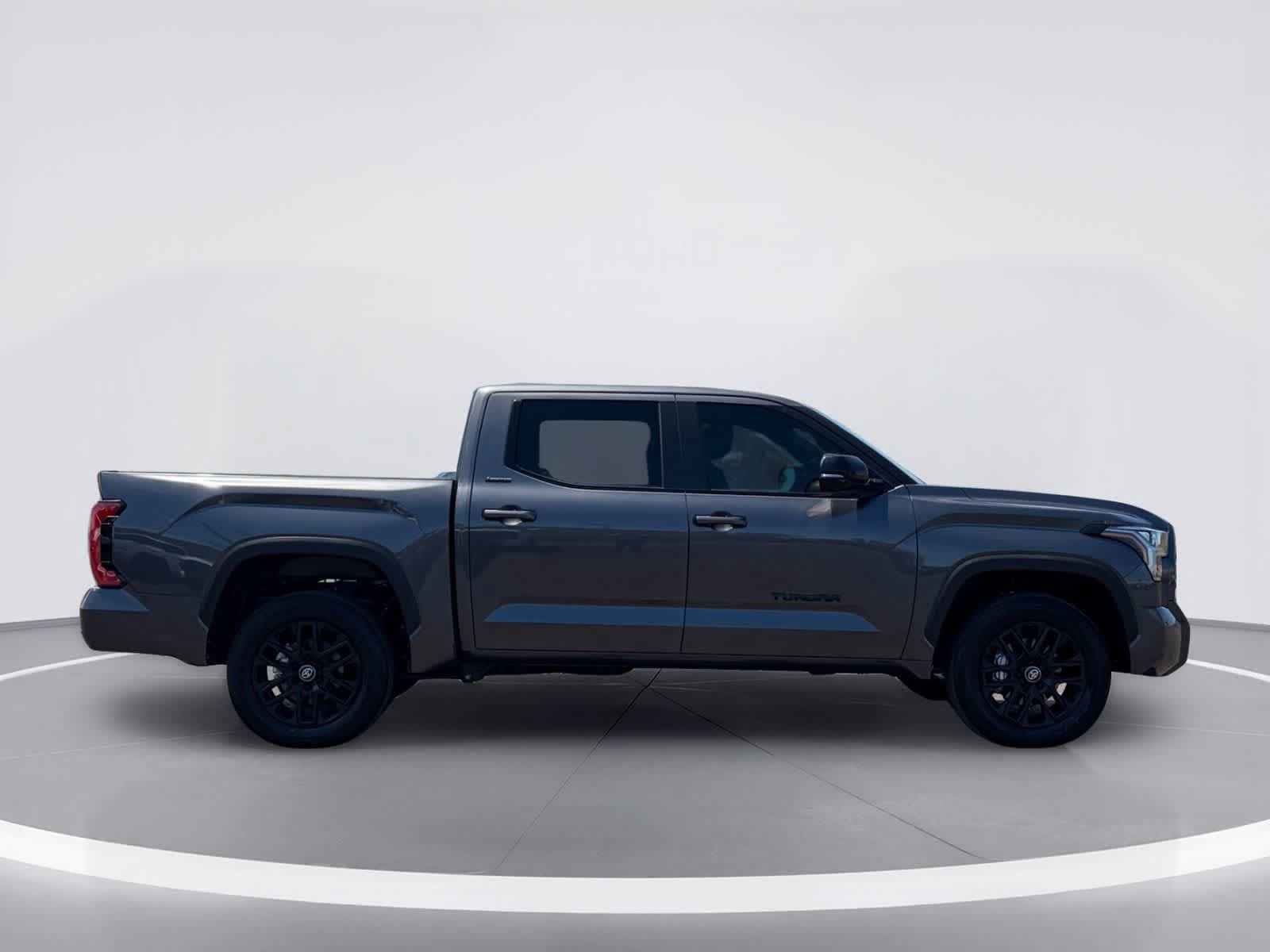 Used 2026 Toyota Tundra Limited AWD/4WD image 7