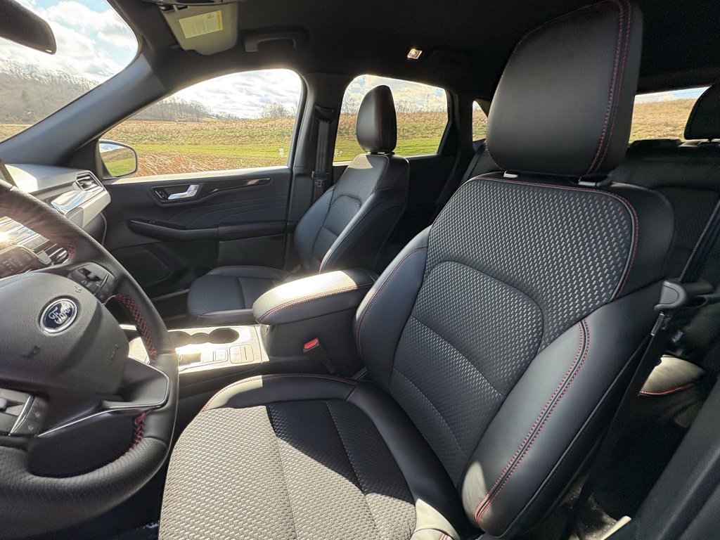 New 2026 Ford Escape ST-Line w/ Cold Weather Package image 39