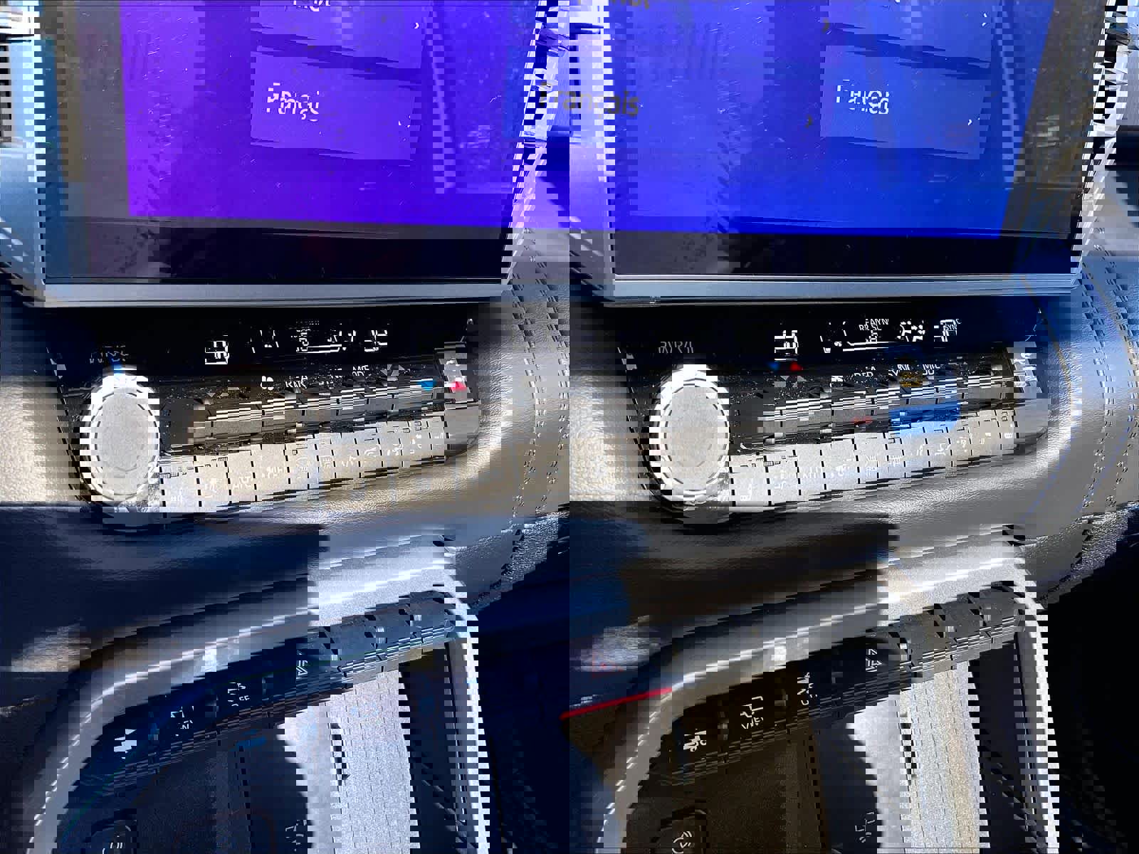 Used 2025 Toyota Sequoia Platinum image 27