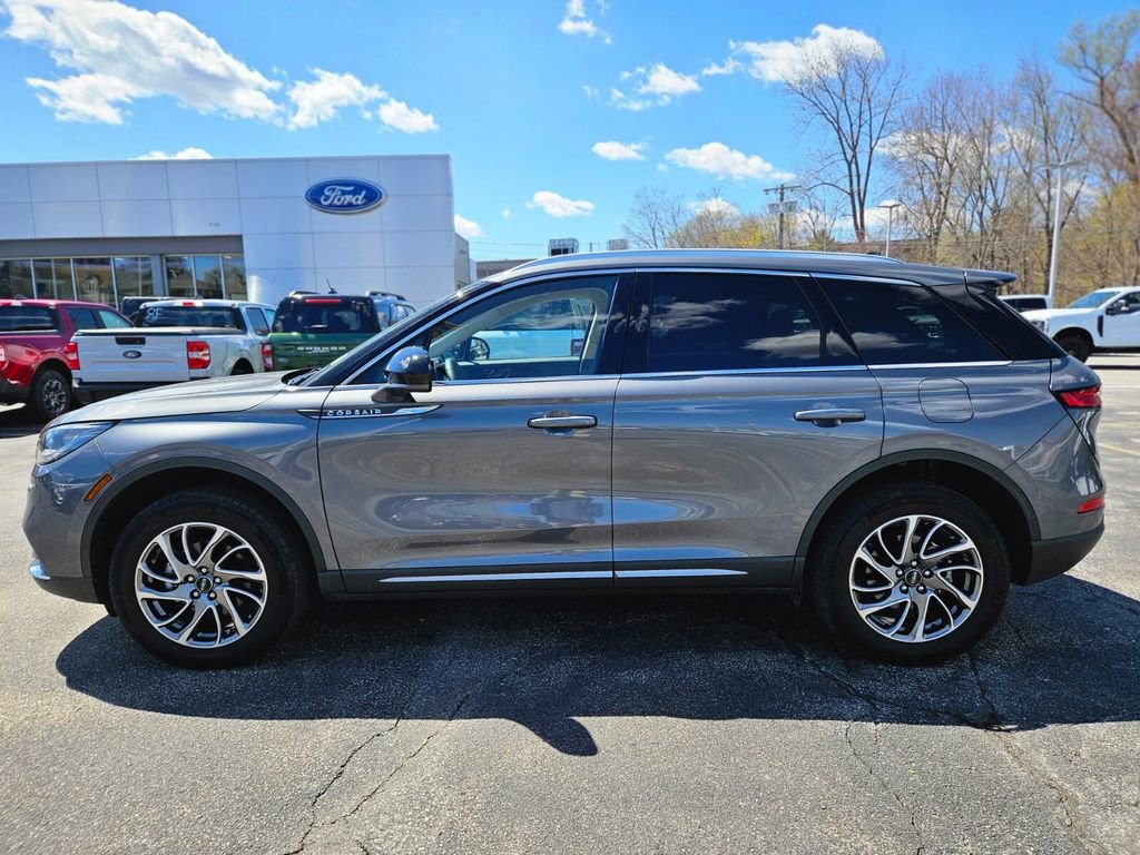 Used 2022 Lincoln Corsair AWD w/ Equipment Group 101A image 2
