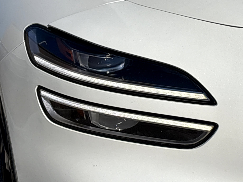 Used 2023 Genesis G70 2.0T w/ Sport Prestige Package image 23