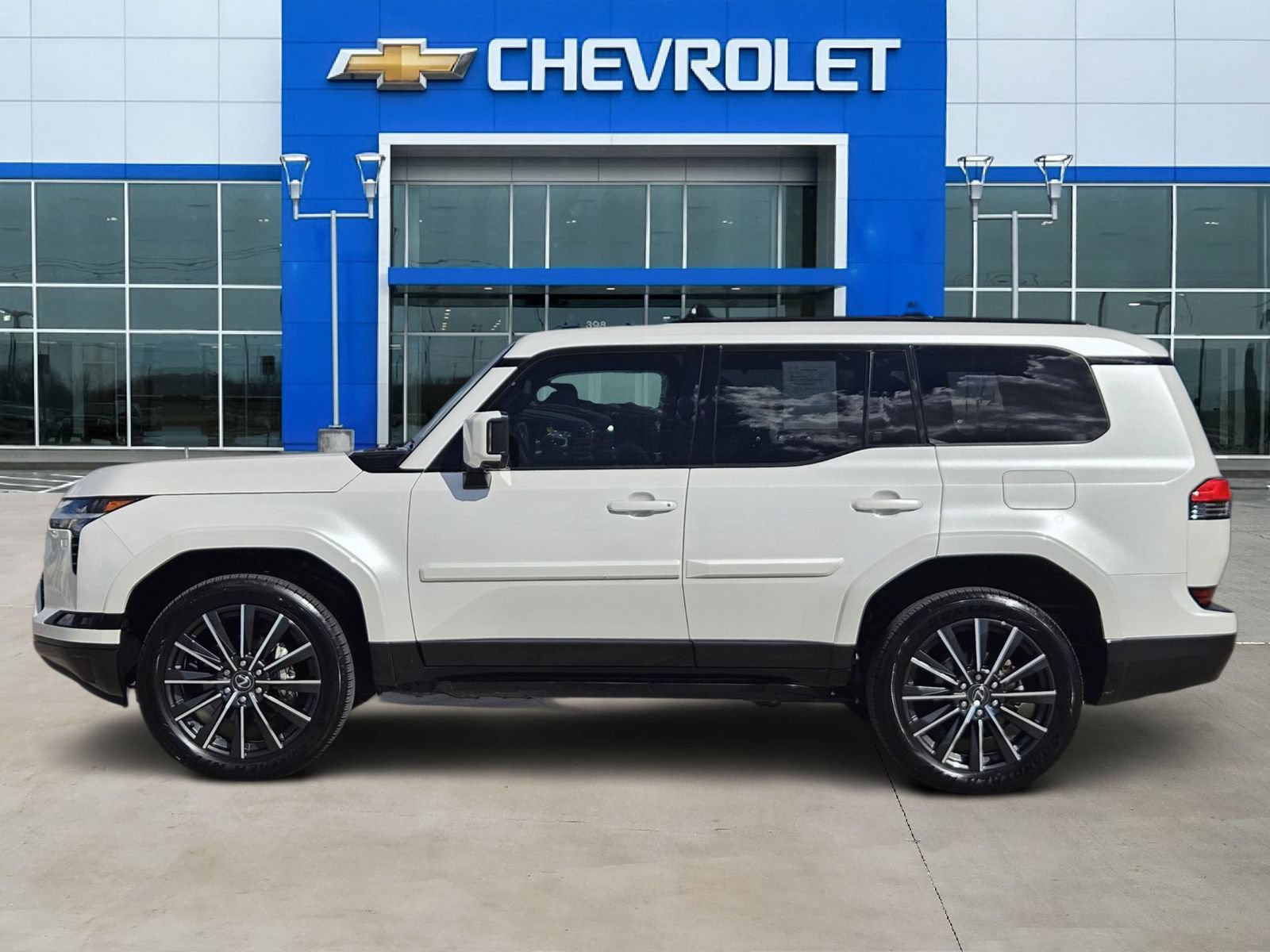 Used 2025 Lexus GX 550 w/ Cold Area Package AWD/4WD image 3