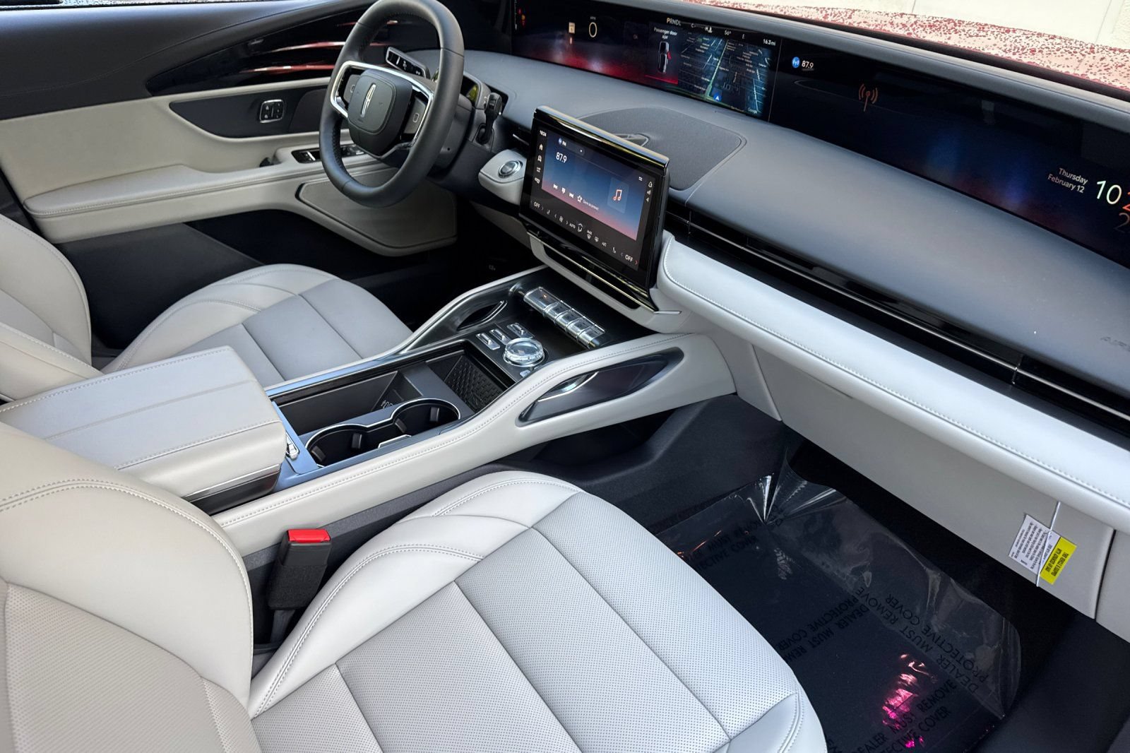 New 2026 Lincoln Nautilus Premier w/ Jet Appearance Package AWD/4WD image 12