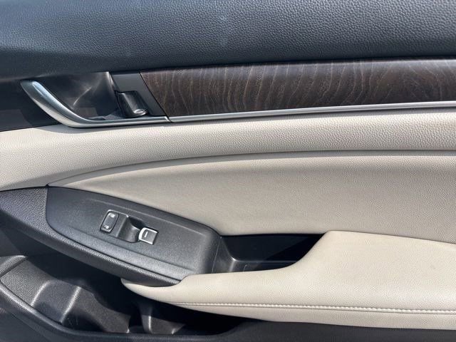 Used 2020 Honda Accord EX image 41