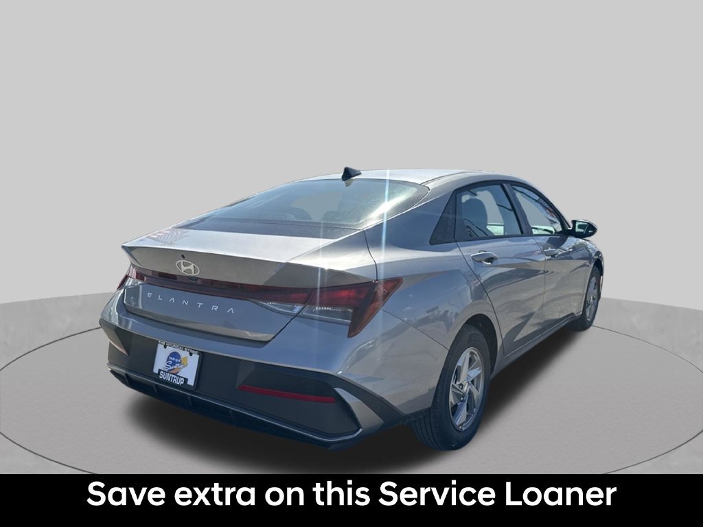 Used 2026 Hyundai Elantra SE FWD image 6
