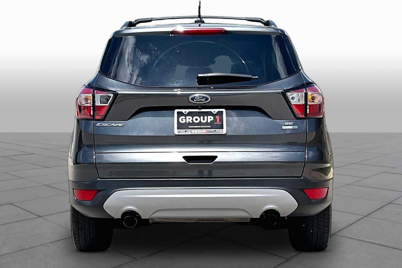 Used 2018 Ford Escape SE w/ SE Sync 3 Package AWD/4WD image 5