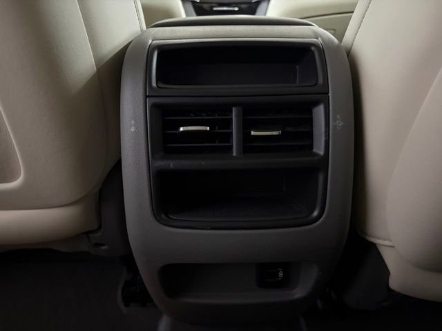 Used 2018 Cadillac XT5 Luxury w/ Driver Awareness Package AWD/4WD image 17