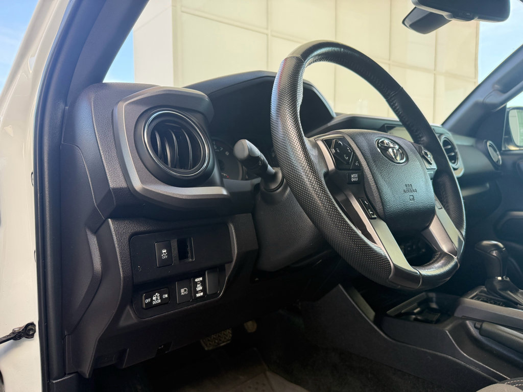 Used 2023 Toyota Tacoma TRD Off-Road image 14