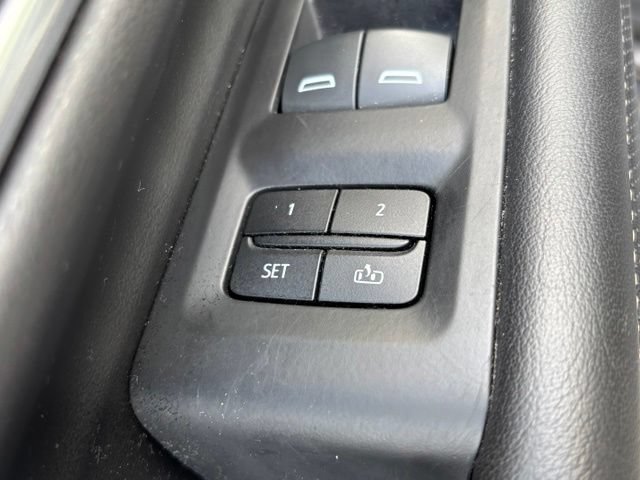 Used 2021 GMC Yukon XL SLT w/ SLT Luxury Plus Package AWD/4WD image 11