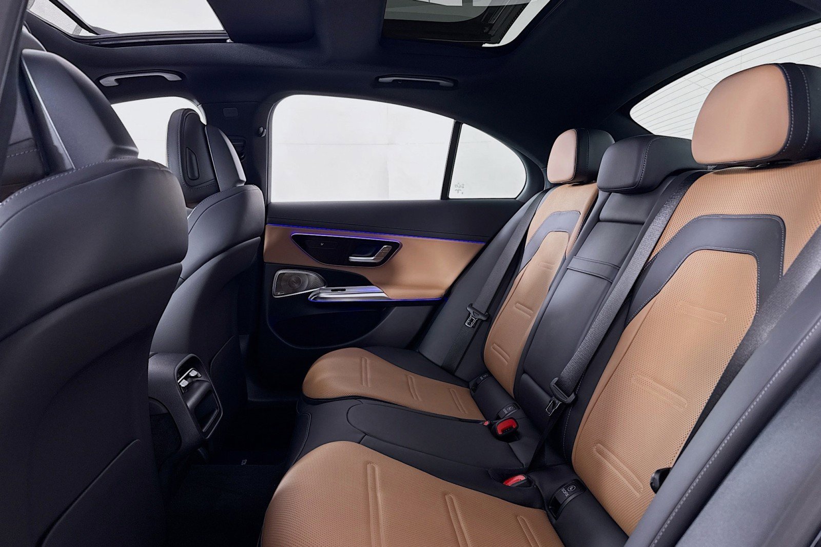 New 2026 Mercedes-Benz E 53 AMG e 4MATIC Sedan image 7