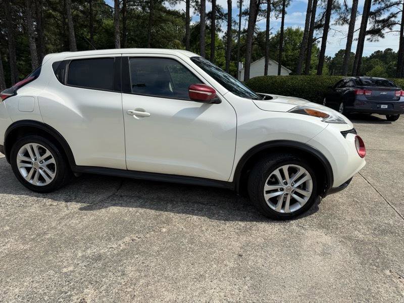 Used 2015 Nissan Juke SV FWD image 3
