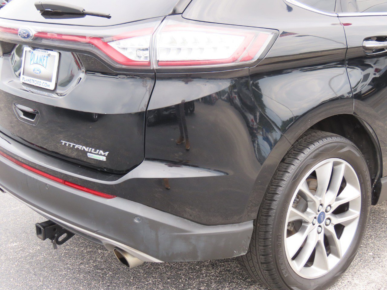 Used 2017 Ford Edge Titanium w/ Technology Package FWD image 12