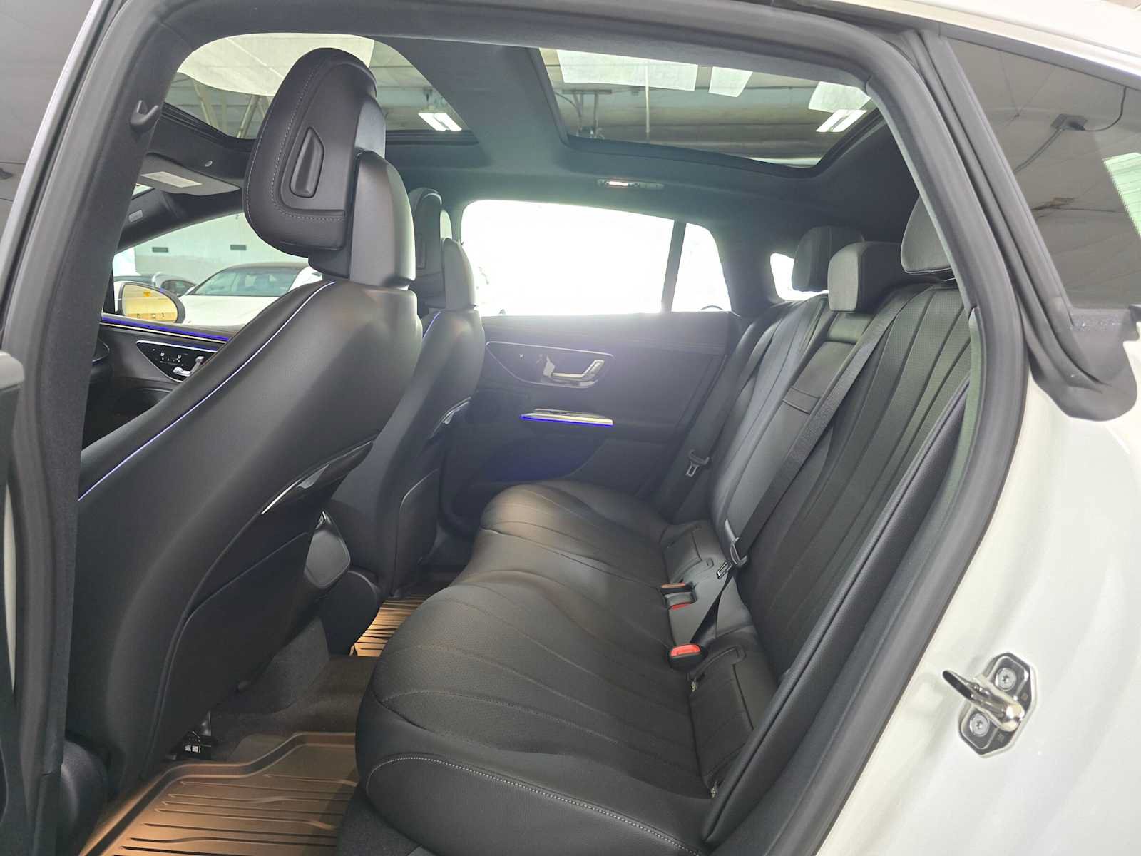 New 2026 Mercedes-Benz EQE 320 4MATIC Sedan image 17
