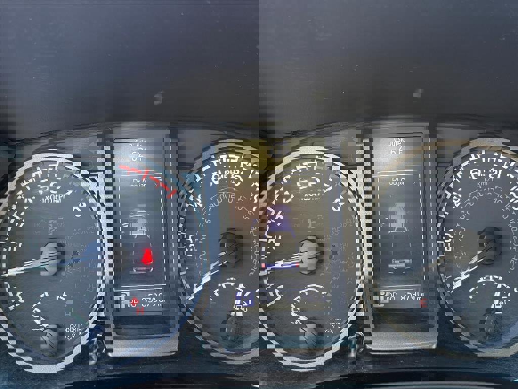 Used 2020 Toyota Tacoma TRD Sport image 8