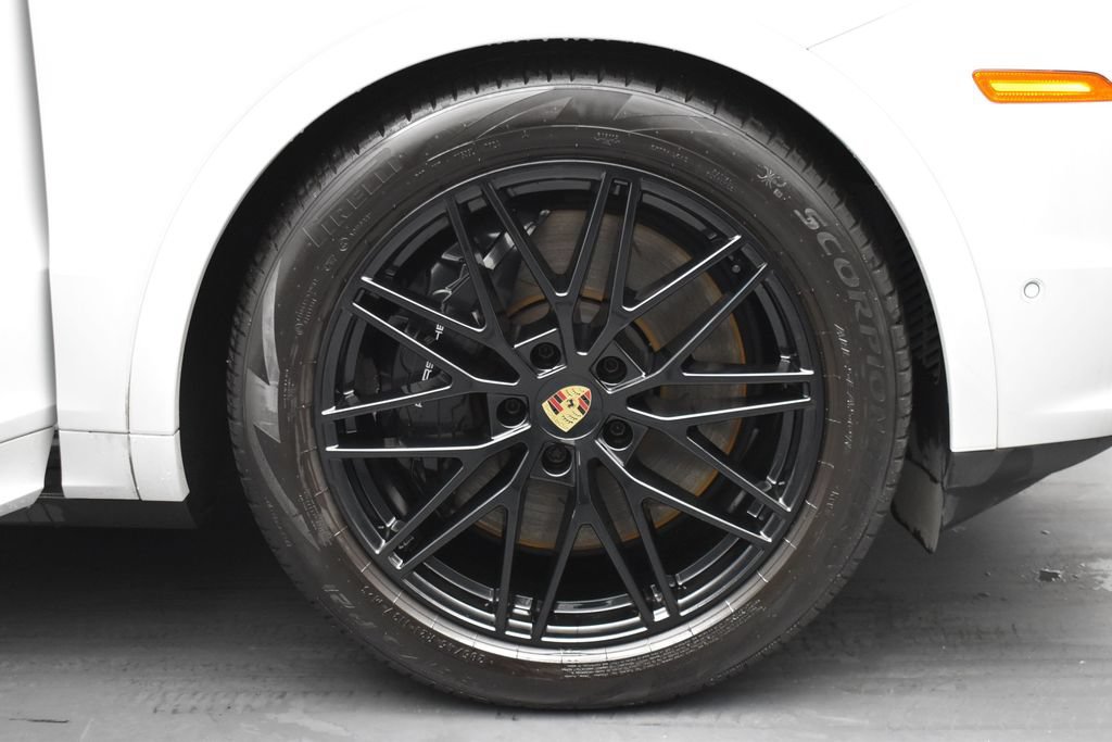 Used 2024 Porsche Cayenne Turbo w/ Premium Package Plus (PP1) AWD/4WD image 5