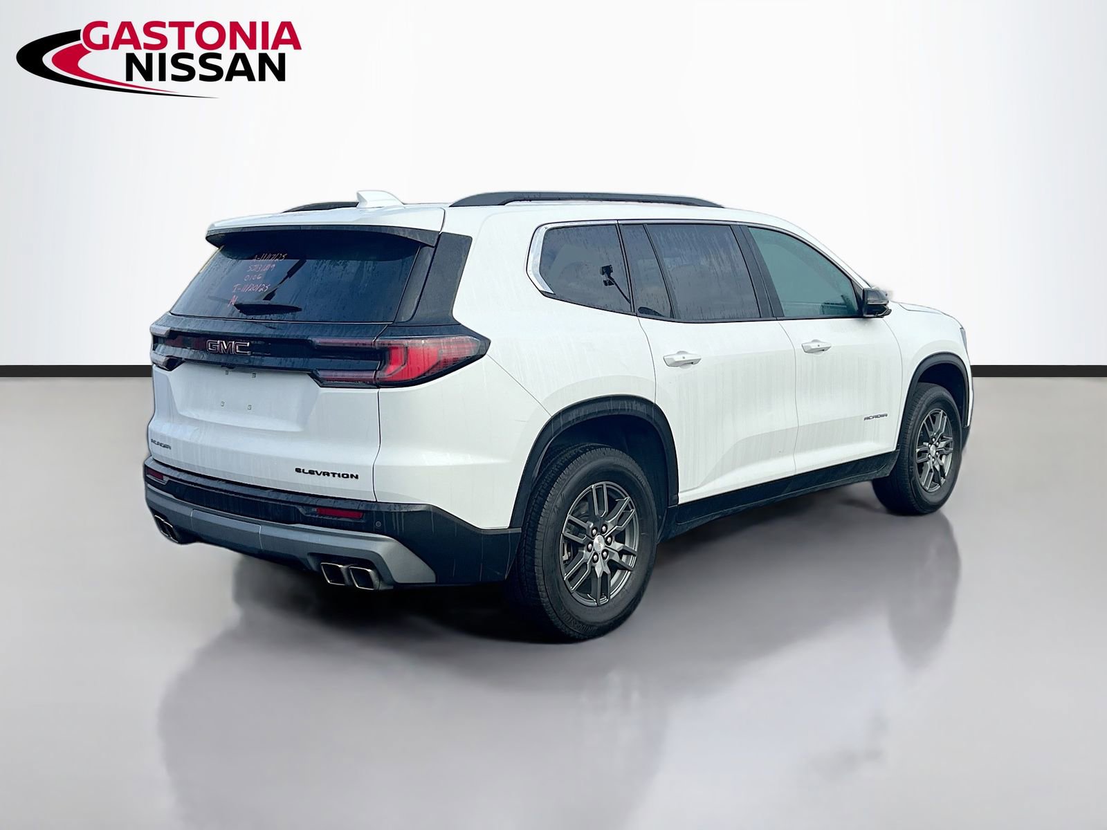 Used 2025 GMC Acadia Elevation image 9