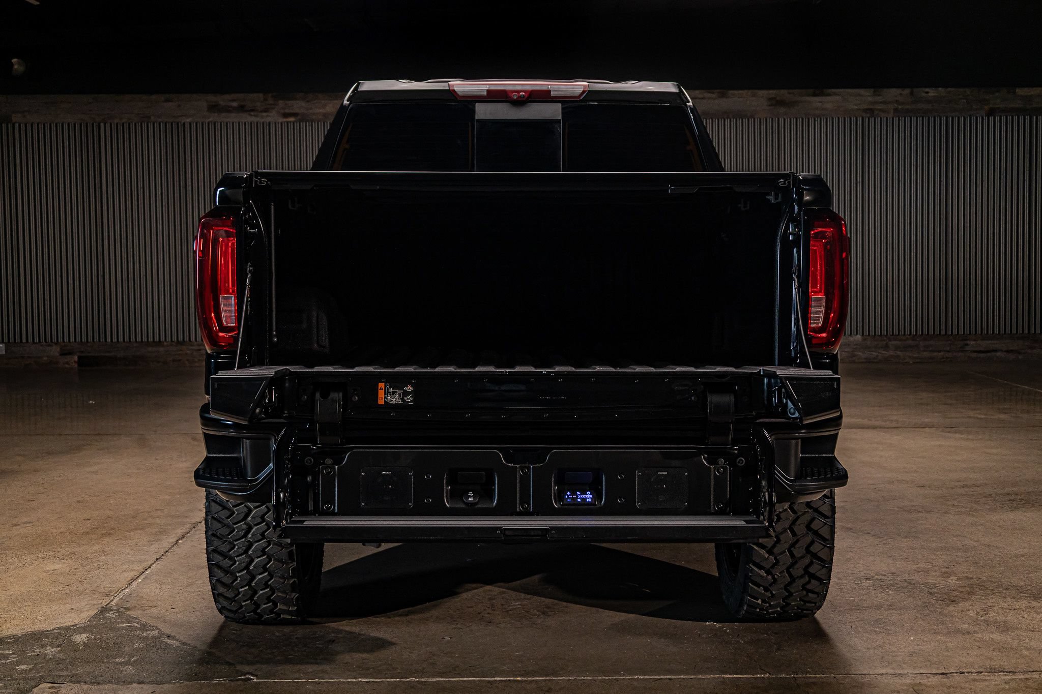 Used 2024 GMC Sierra 1500 AT4X AWD/4WD image 9