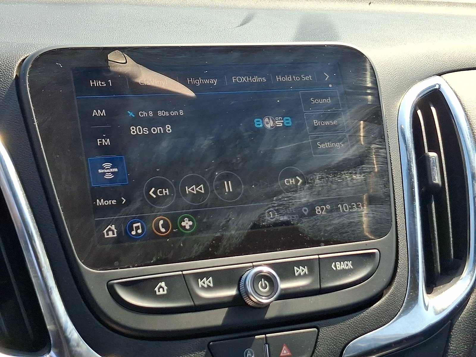 Used 2024 Chevrolet Equinox LT FWD image 17