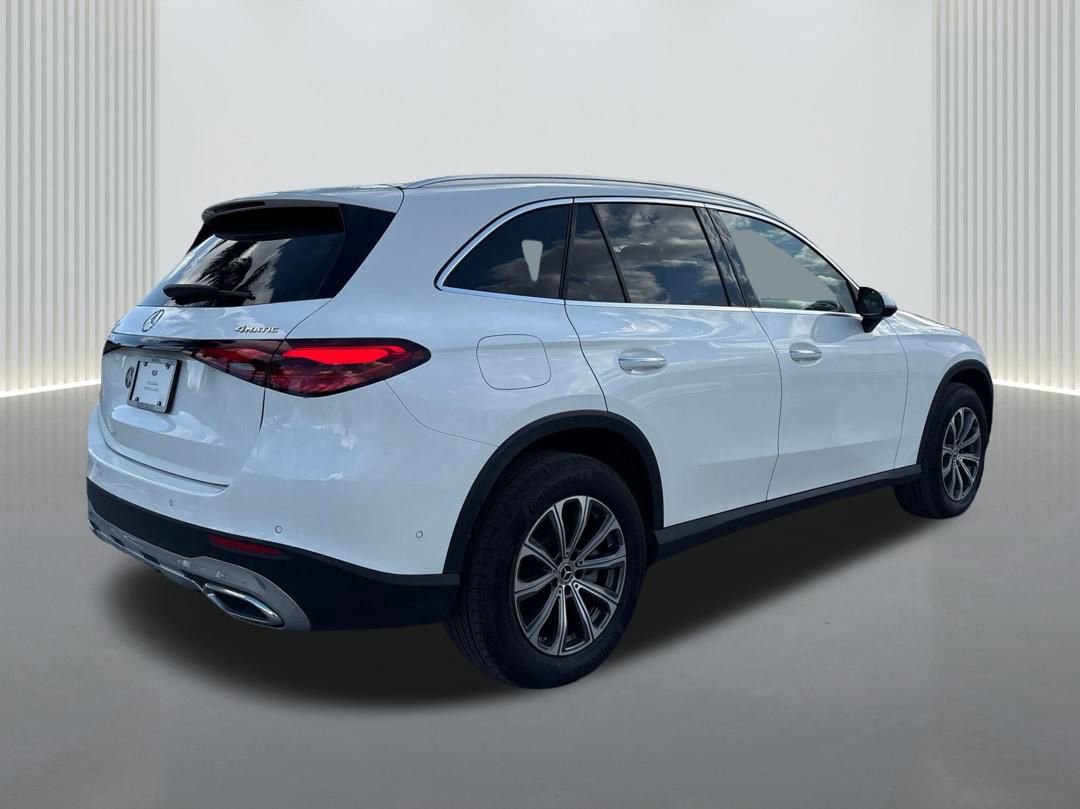 Used 2025 Mercedes-Benz GLC 300 4MATIC image 5