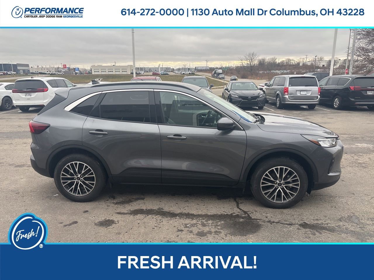 Used 2024 Ford Escape SE image 3