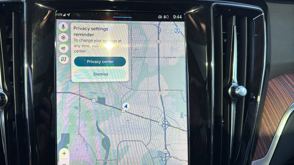 Used 2025 Volvo V60 B5 Cross Country Plus image 35