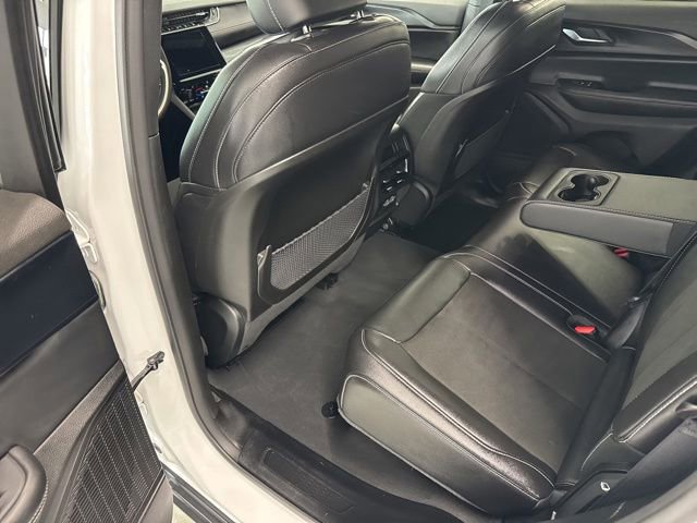 Used 2023 Jeep Grand Cherokee Altitude AWD/4WD image 19