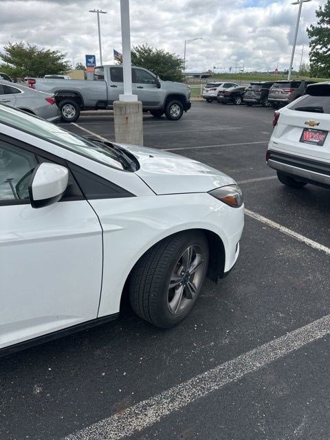 Used 2018 Ford Focus SE w/ SE Appearance Package FWD image 13