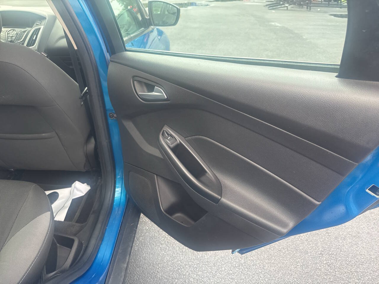 Used 2014 Ford Focus SE FWD image 22