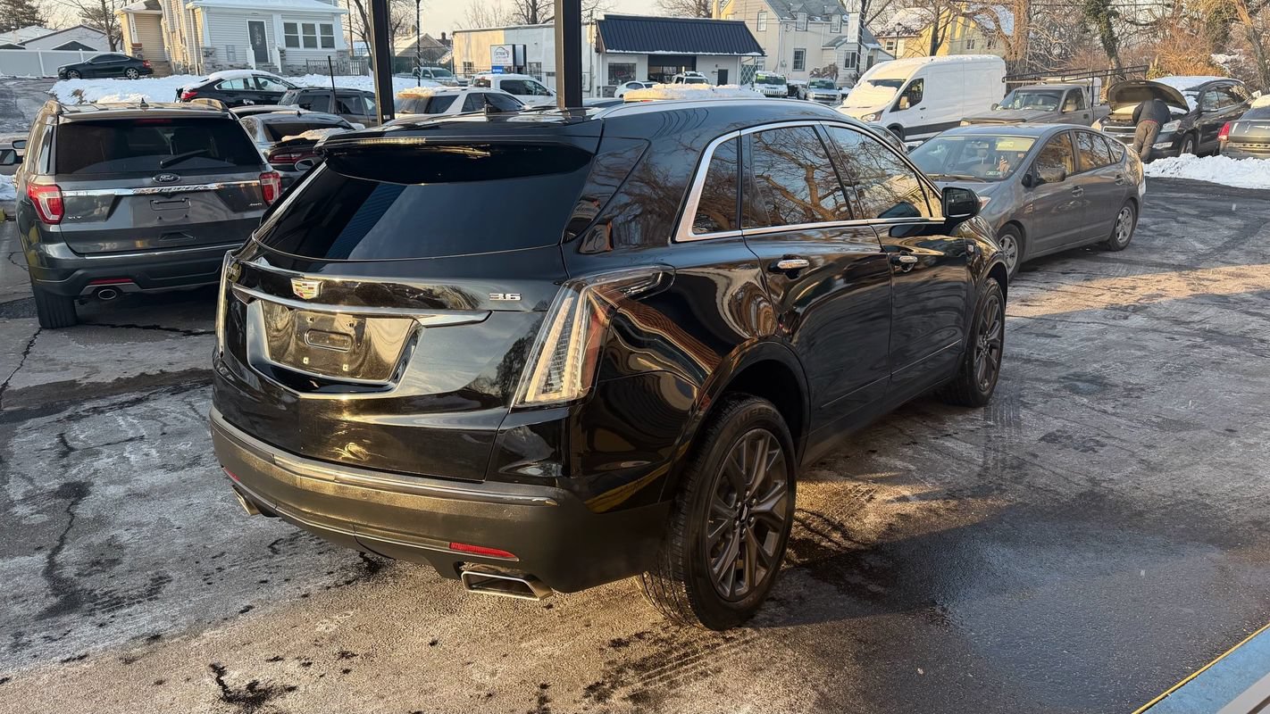 Used 2018 Cadillac XT5 Luxury w/ LPO, Black Ice Package FWD image 5