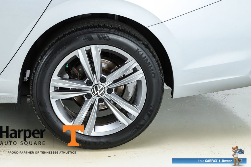 Used 2023 Volkswagen Jetta SE w/ Panoramic Sunroof Package image 43