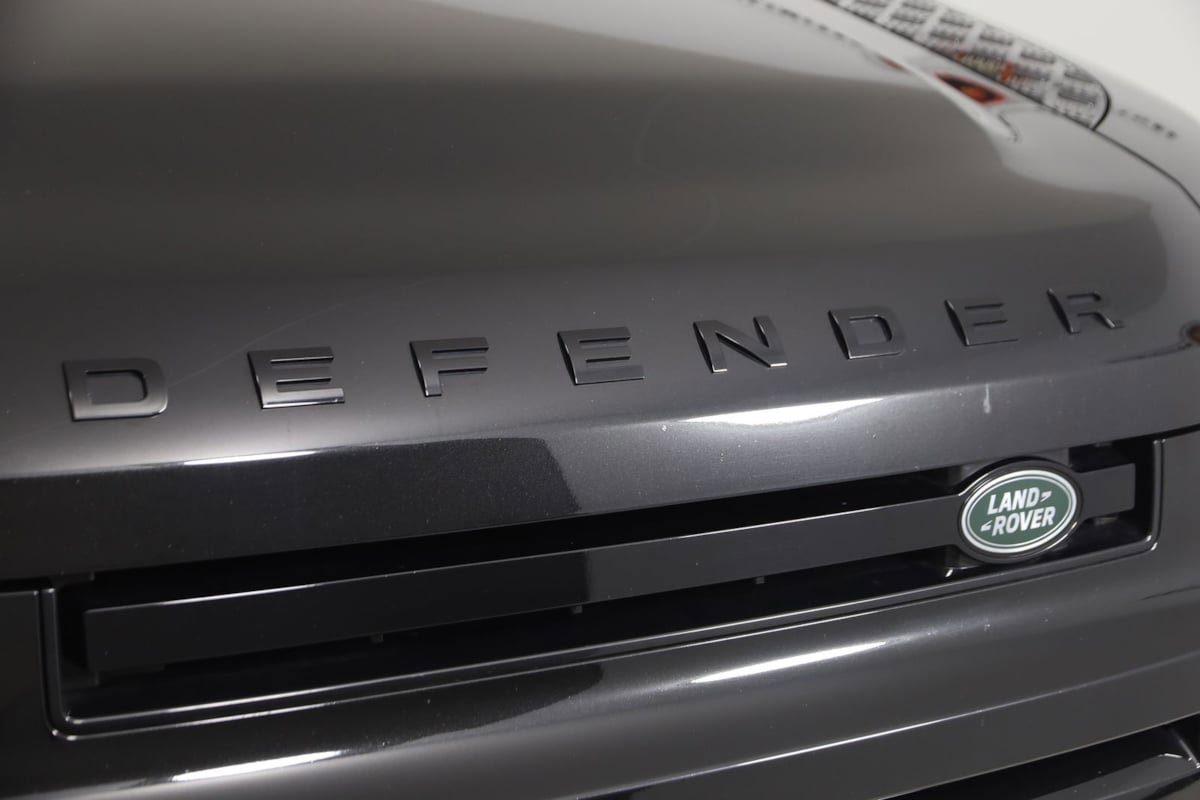Used 2023 Land Rover Defender 90 X-Dynamic SE AWD/4WD image 16