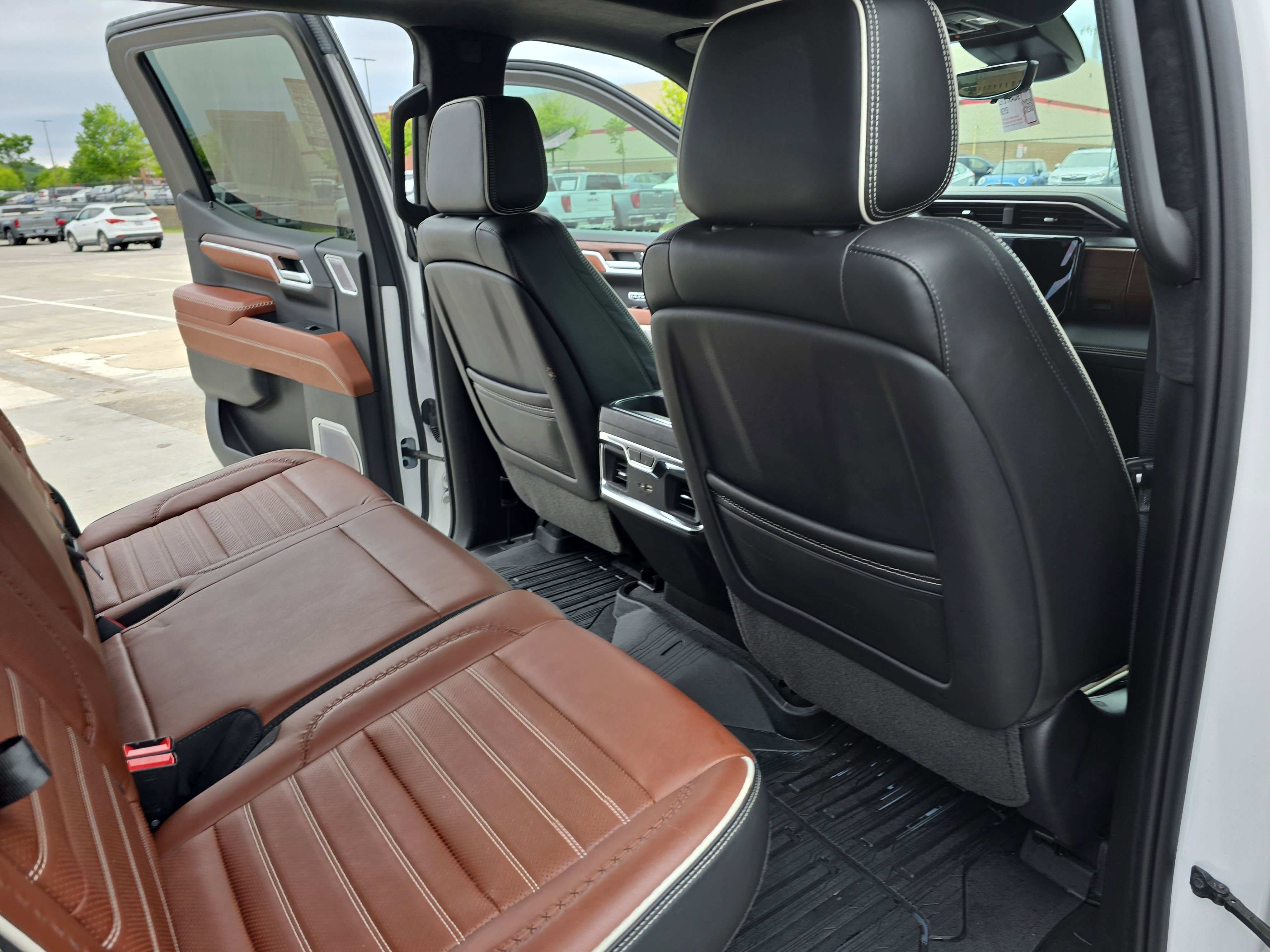 Used 2023 GMC Sierra 1500 Denali Ultimate AWD/4WD image 11