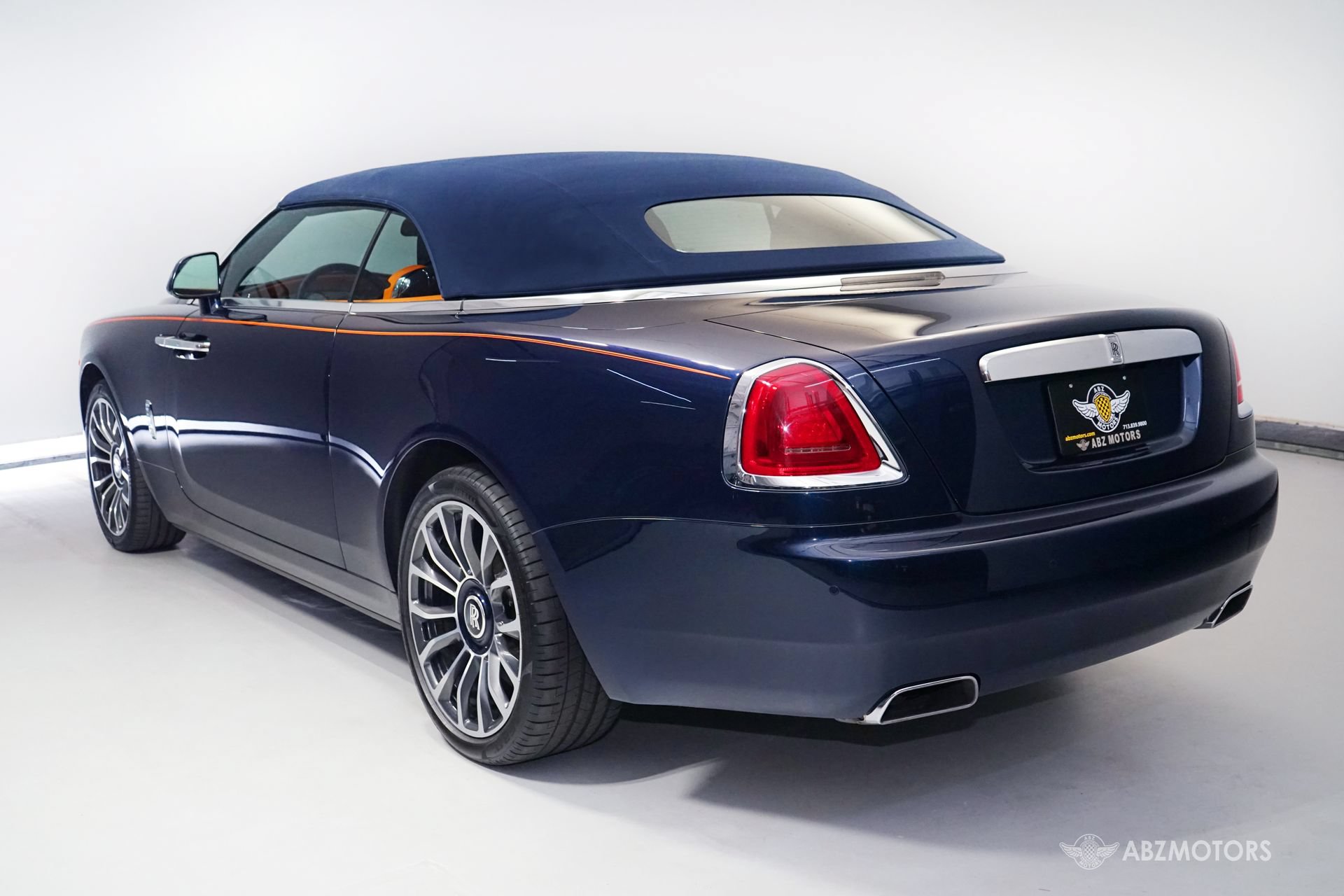 Used 2018 Rolls-Royce Dawn RWD image 6