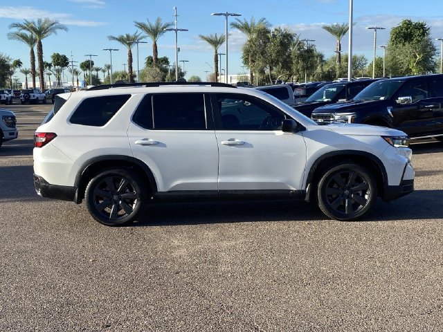 Used 2025 Honda Pilot Sport image 8