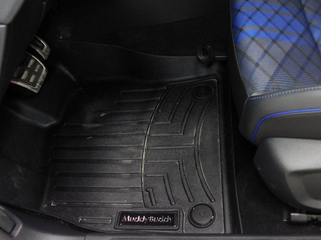 Used 2025 Volkswagen Golf R image 33