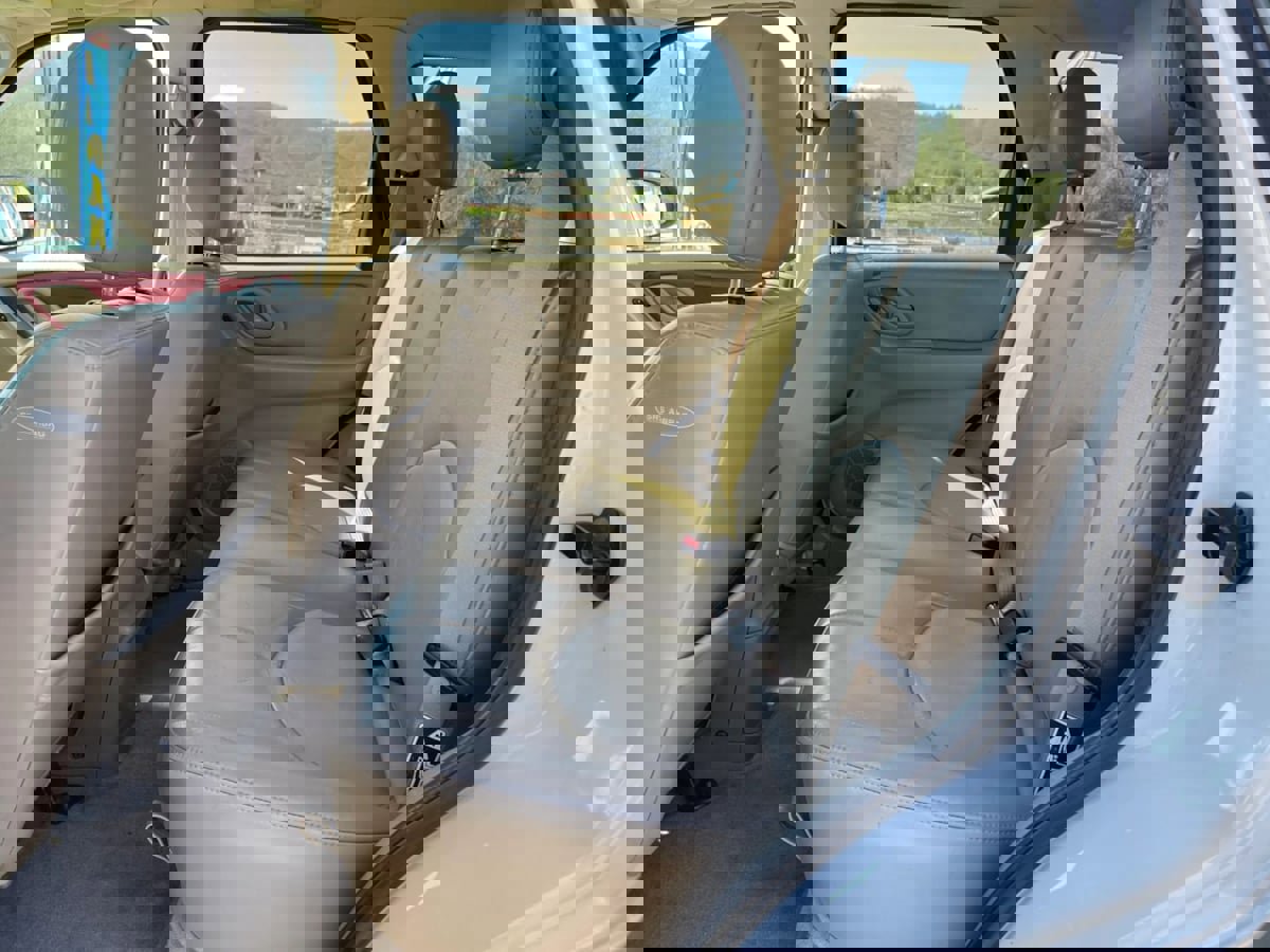 Used 2003 MAZDA Tribute ES image 17