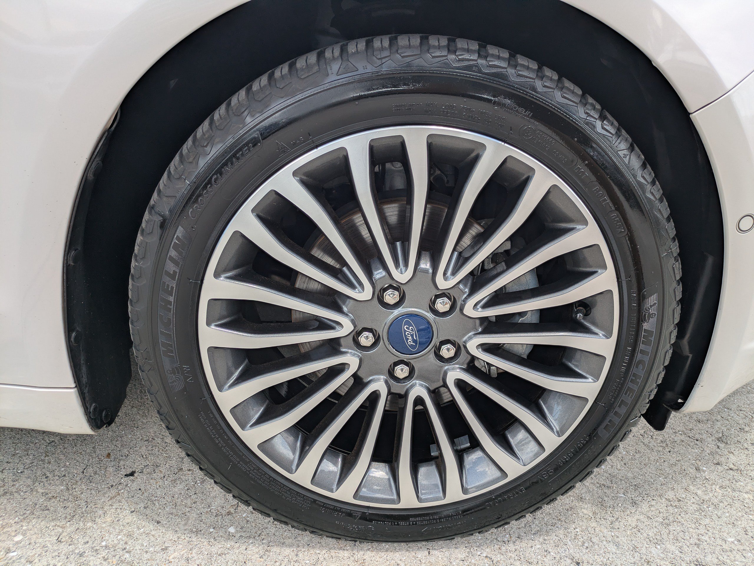 Used 2017 Ford Fusion Platinum FWD image 11