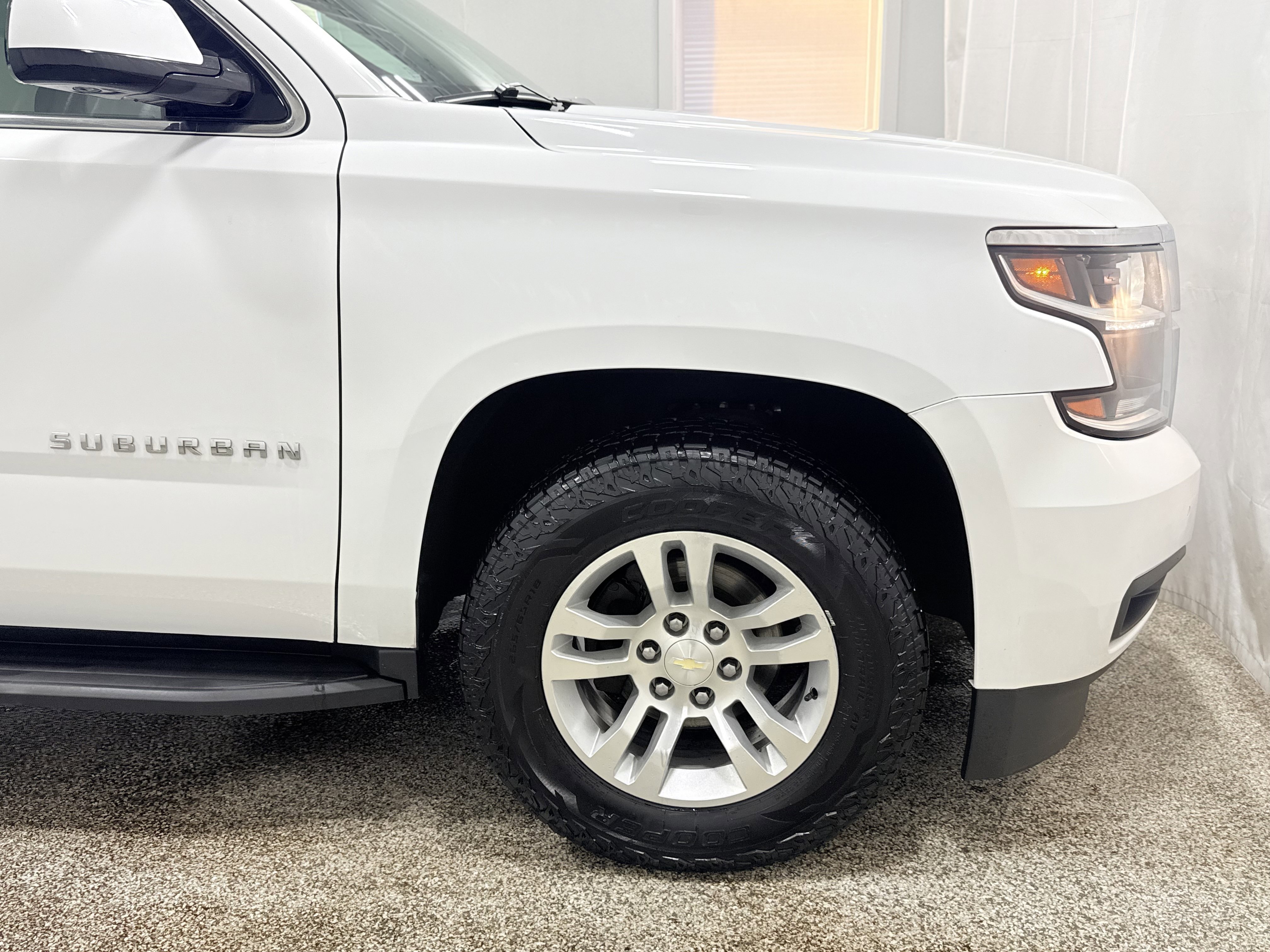 Used 2018 Chevrolet Suburban LT image 32