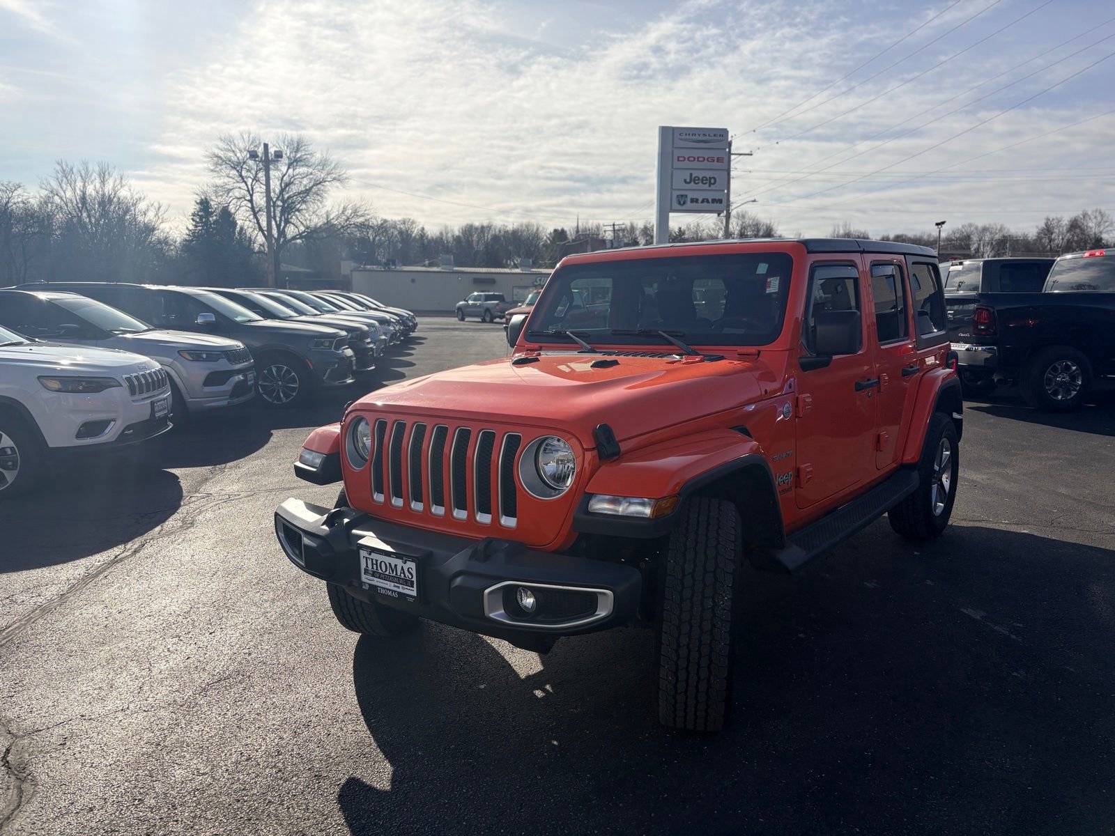 Used 2018 Jeep Wrangler Unlimited Sahara w/ Cold Weather Group AWD/4WD image 3