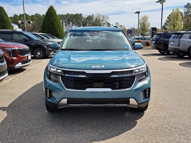 Used 2025 Kia Seltos SX w/ SX Sunroof Package image 3