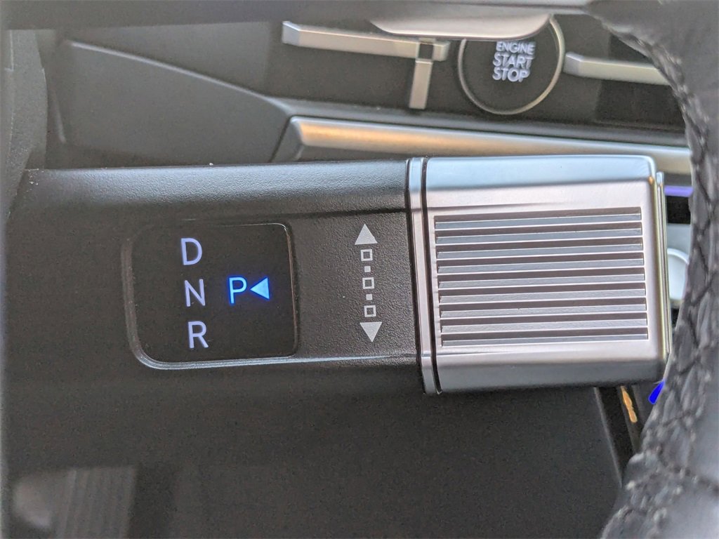 Used 2025 Hyundai Santa Fe Limited image 17