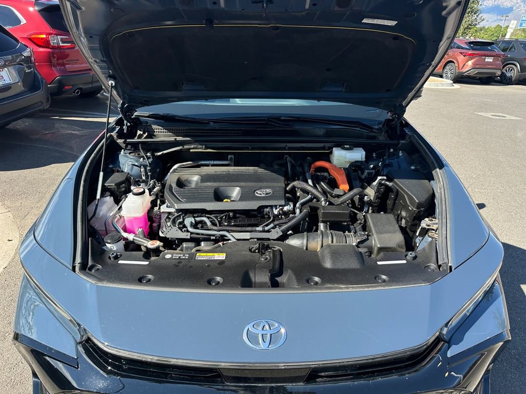 Used 2025 Toyota Crown Limited w/ Advanced Technology Package image 21