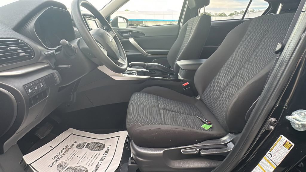 Used 2025 Mitsubishi Eclipse Cross ES image 10