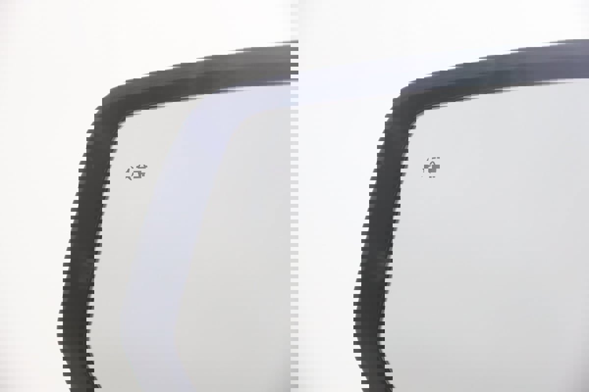 Used 2023 Chevrolet Traverse LT w/ LPO, Cargo Package image 23